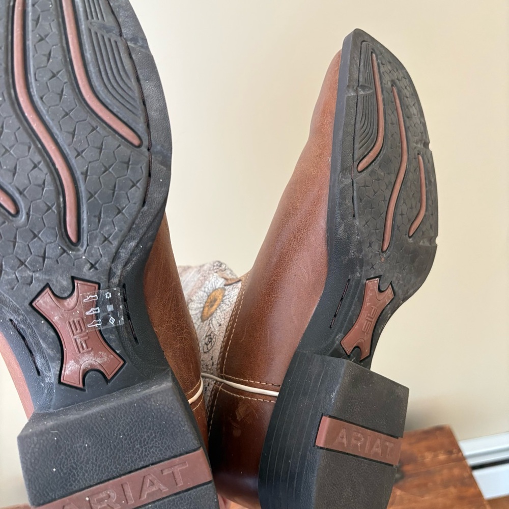 💚Ariat Round Up Square Toe Daisy Print Leather Cowboy Boots - Picture 7 of 11
